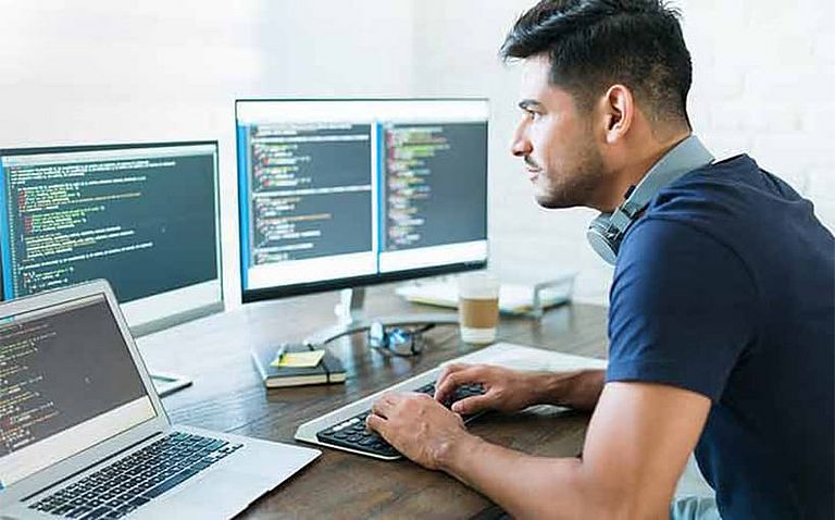 Berufsfeld Software-Engineering & Managed Services Berufsfeld Software-Engineering & Managed Services